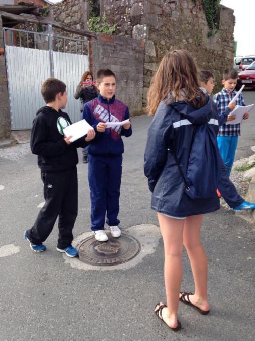 Learning English and Spanish with a group of students learning English in Palas del Rei